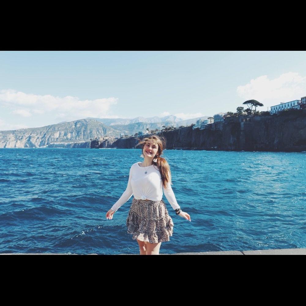 Meet your Posher, Emily